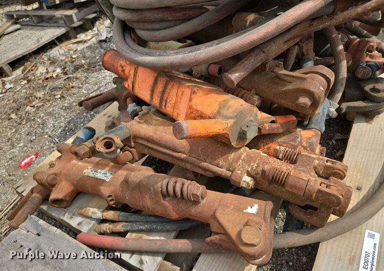 image for item EO0707 Approximately 10 pneumatic hammers