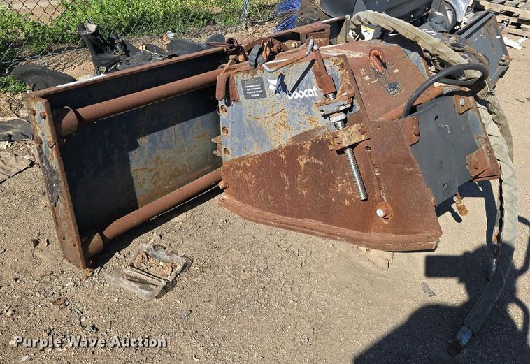 image for item EO0712 Melroe Bobcat  skid steer asphalt planer