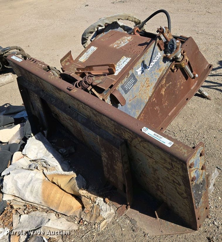 image for item EO0712 Melroe Bobcat  skid steer asphalt planer