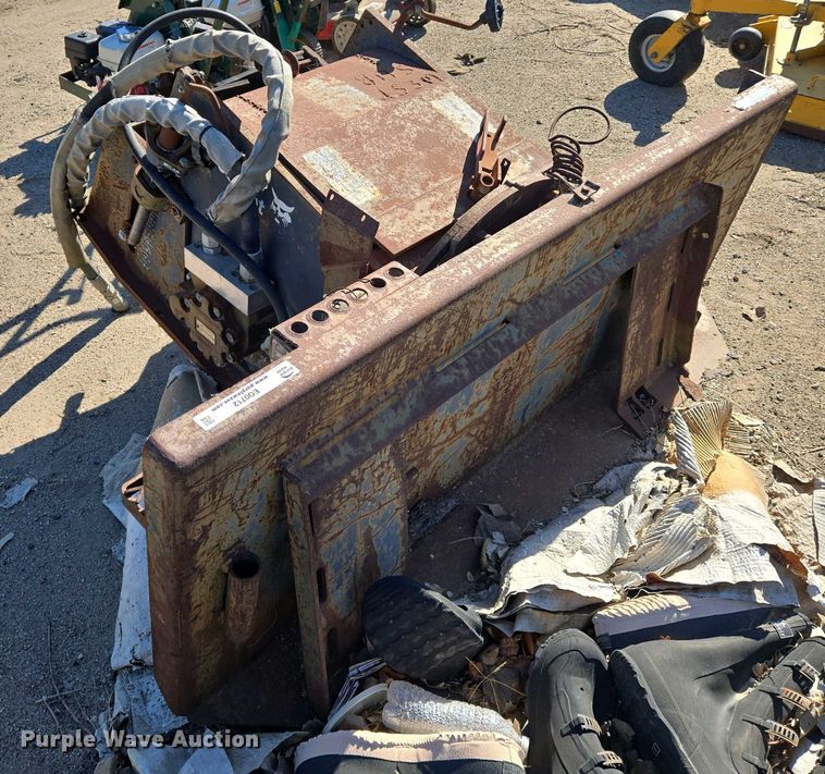 image for item EO0712 Melroe Bobcat  skid steer asphalt planer