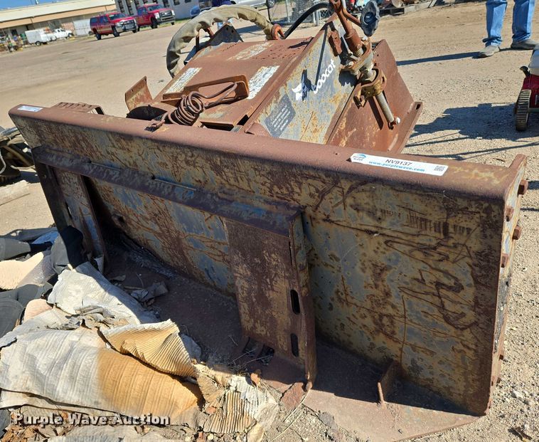 image for item EO0712 Melroe Bobcat  skid steer asphalt planer