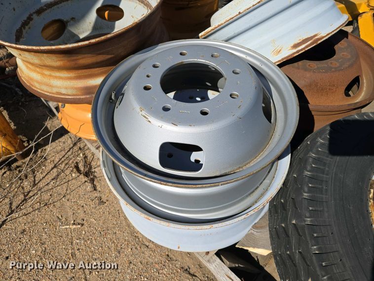 image for item EO0715 Tires and wheels