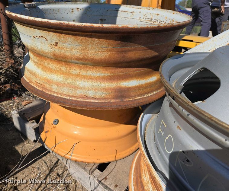 image for item EO0715 Tires and wheels