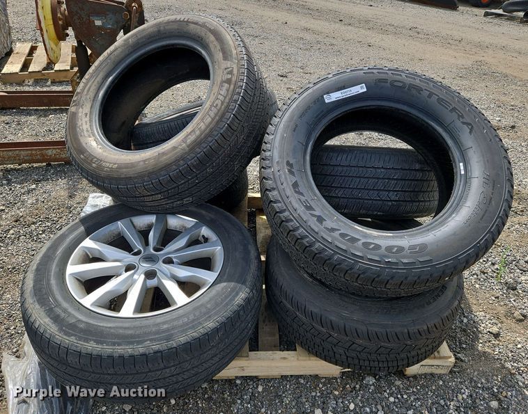 image for item EO0719 Tires and wheels