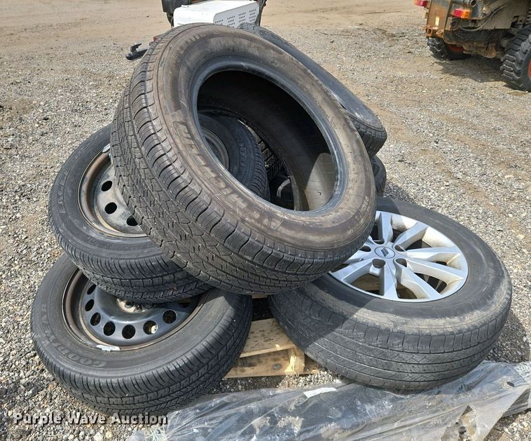 image for item EO0719 Tires and wheels