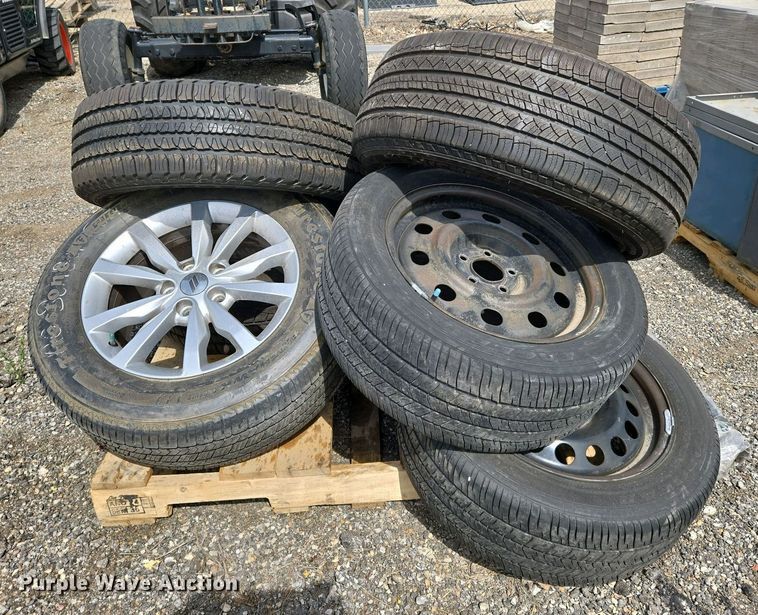 image for item EO0719 Tires and wheels