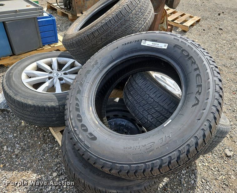 image for item EO0719 Tires and wheels
