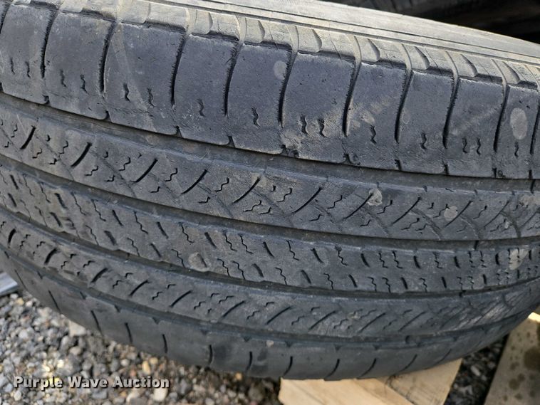 image for item EO0719 Tires and wheels
