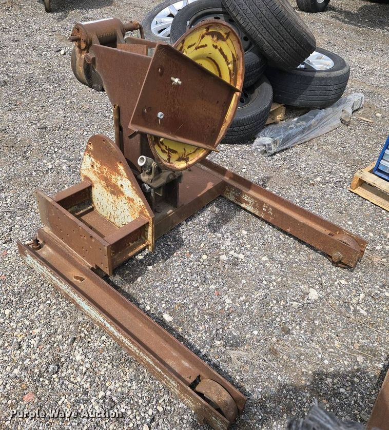 image for item EO0720 Bacharach heavy duty engine stand