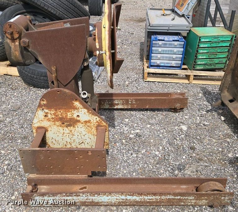 image for item EO0720 Bacharach heavy duty engine stand