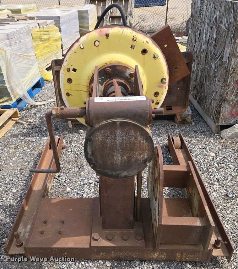 image for item EO0720 Bacharach heavy duty engine stand