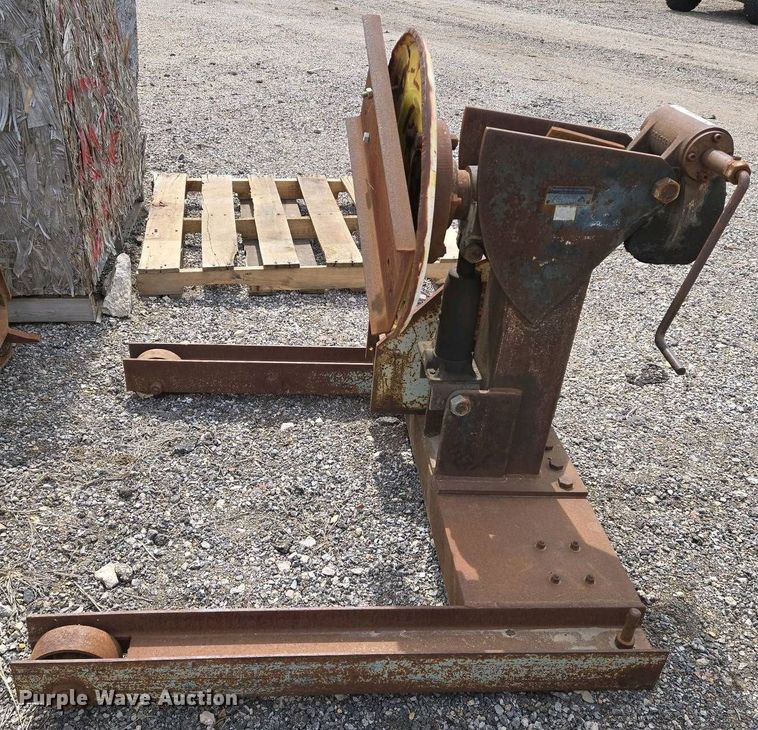 image for item EO0720 Bacharach heavy duty engine stand