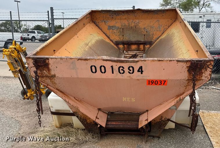 image for item EO0724 Henderson spreader