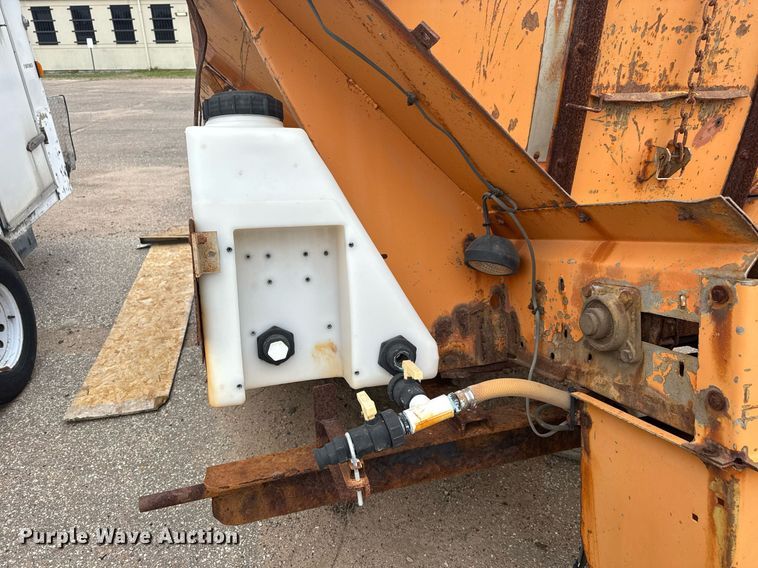 image for item EO0724 Henderson spreader