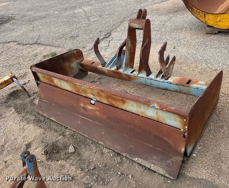 image for item EO0726 6' W three point box blade