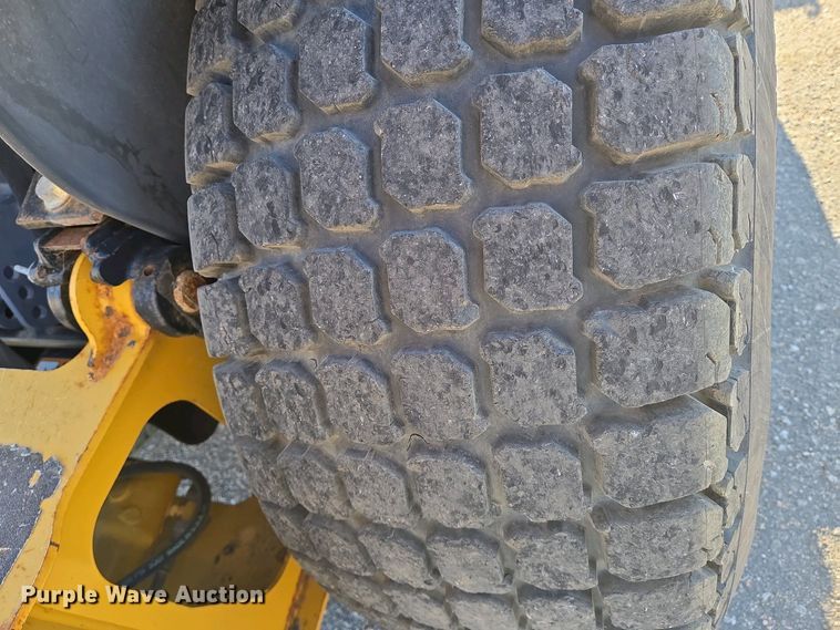 image for item EO0730 John Deere 110 backhoe