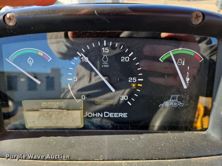 image for item EO0731 John Deere 110S backhoe