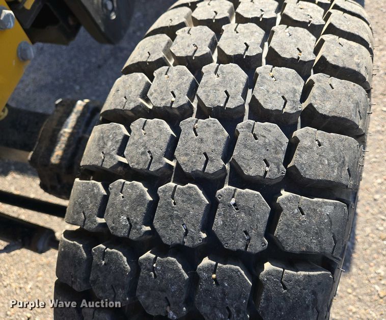 image for item EO0731 John Deere 110S backhoe