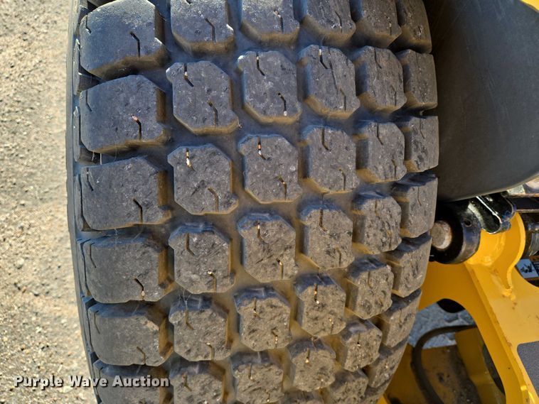 image for item EO0731 John Deere 110S backhoe