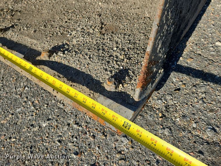 image for item EO0732 John Deere 110S backhoe