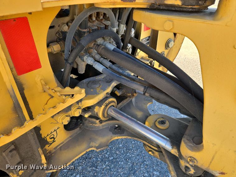 image for item EO0732 John Deere 110S backhoe