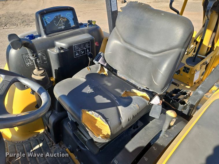 image for item EO0732 John Deere 110S backhoe