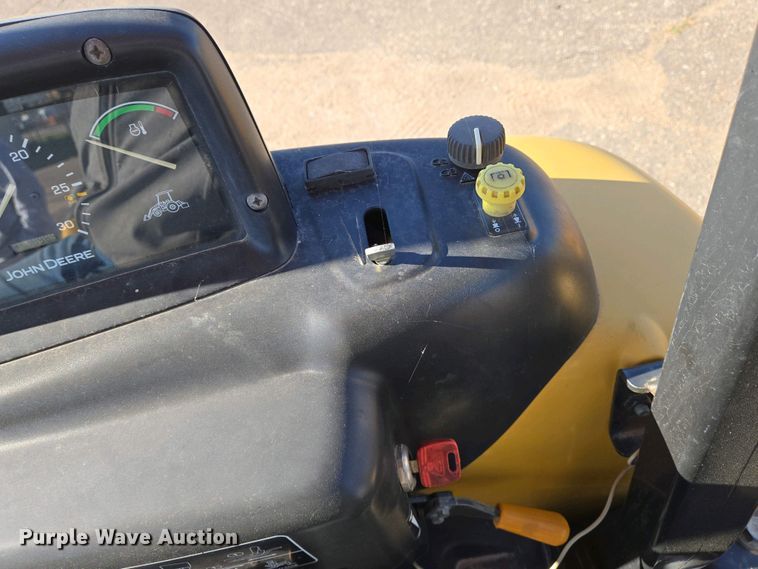 image for item EO0732 John Deere 110S backhoe