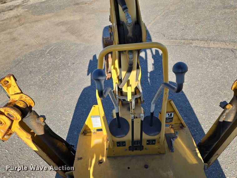 image for item EO0732 John Deere 110S backhoe