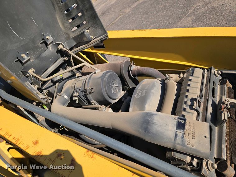 image for item EO0732 John Deere 110S backhoe