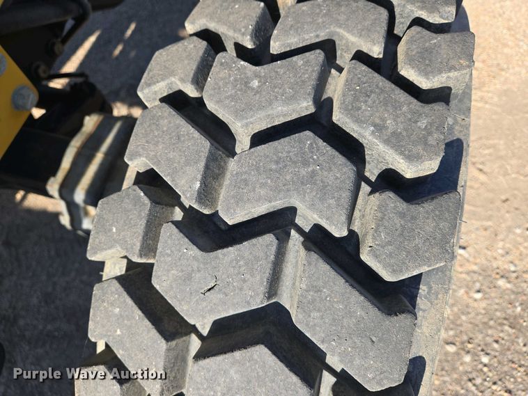 image for item EO0732 John Deere 110S backhoe