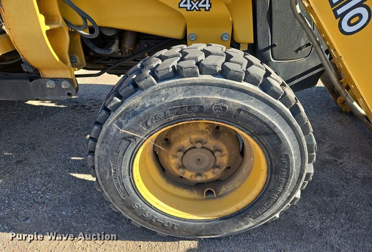 image for item EO0732 John Deere 110S backhoe