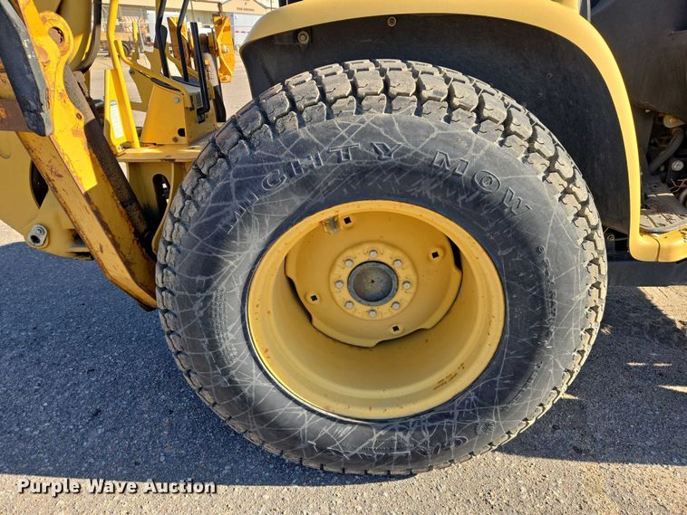 image for item EO0732 John Deere 110S backhoe