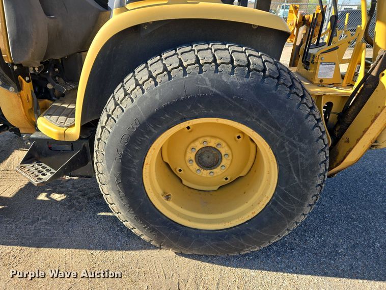 image for item EO0732 John Deere 110S backhoe