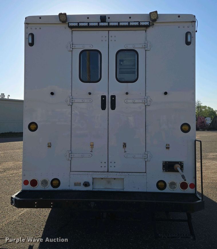 image for item EO0733 2015 Freightliner  delivery van