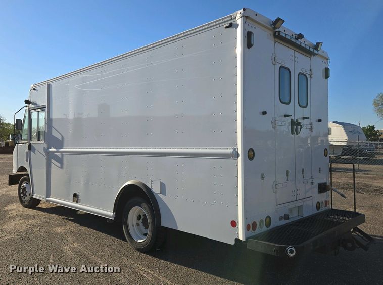 image for item EO0733 2015 Freightliner  delivery van