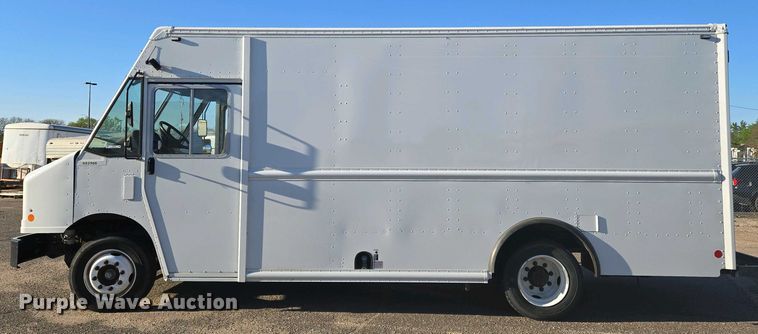 image for item EO0733 2015 Freightliner  delivery van