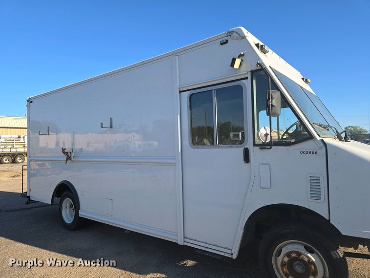 image for item EO0733 2015 Freightliner  delivery van