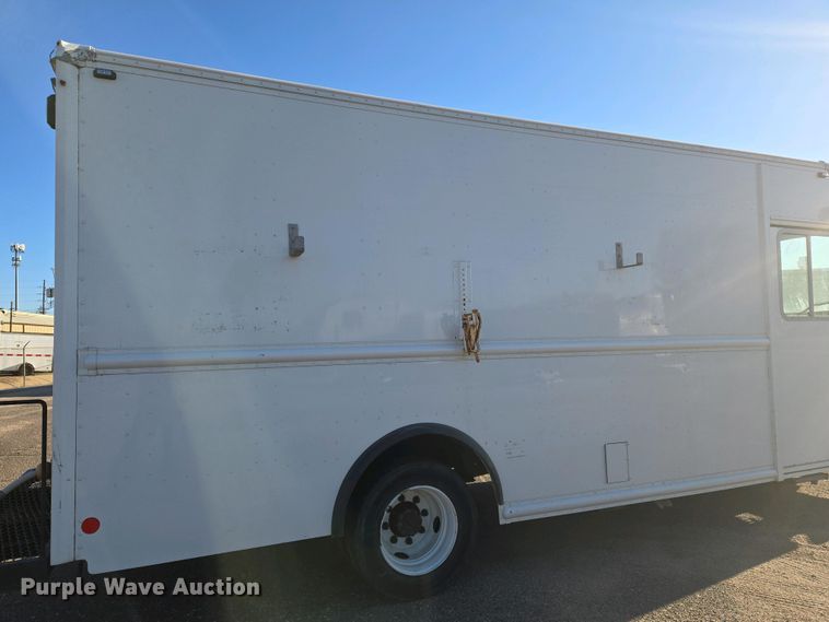 image for item EO0733 2015 Freightliner  delivery van