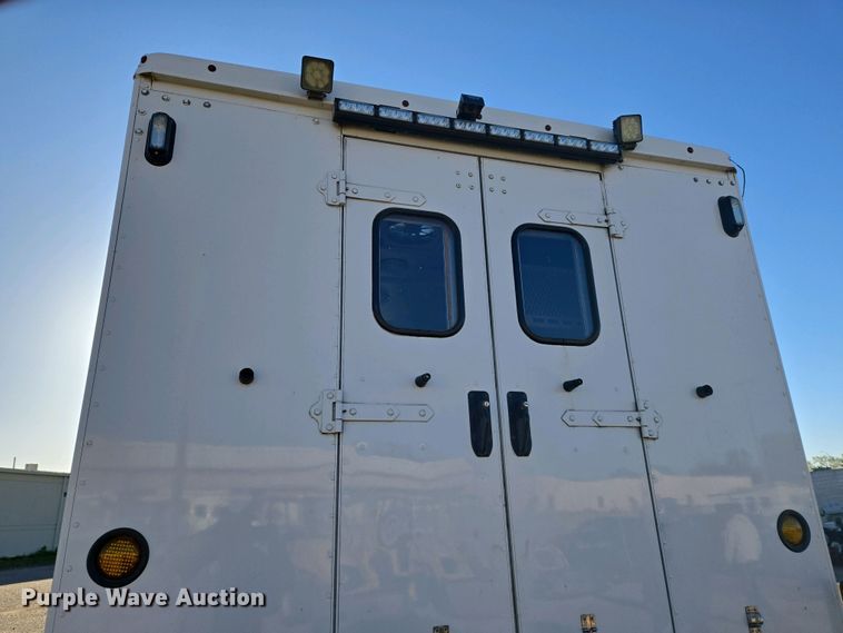 image for item EO0733 2015 Freightliner  delivery van