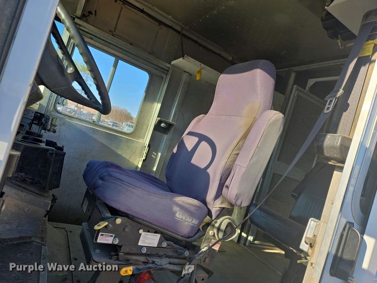 image for item EO0733 2015 Freightliner  delivery van