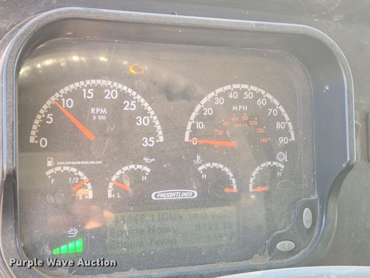 image for item EO0733 2015 Freightliner  delivery van