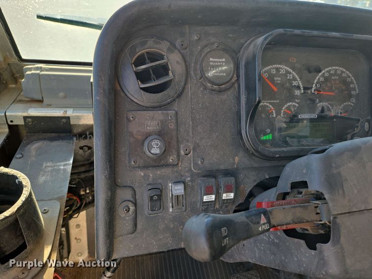 image for item EO0733 2015 Freightliner  delivery van