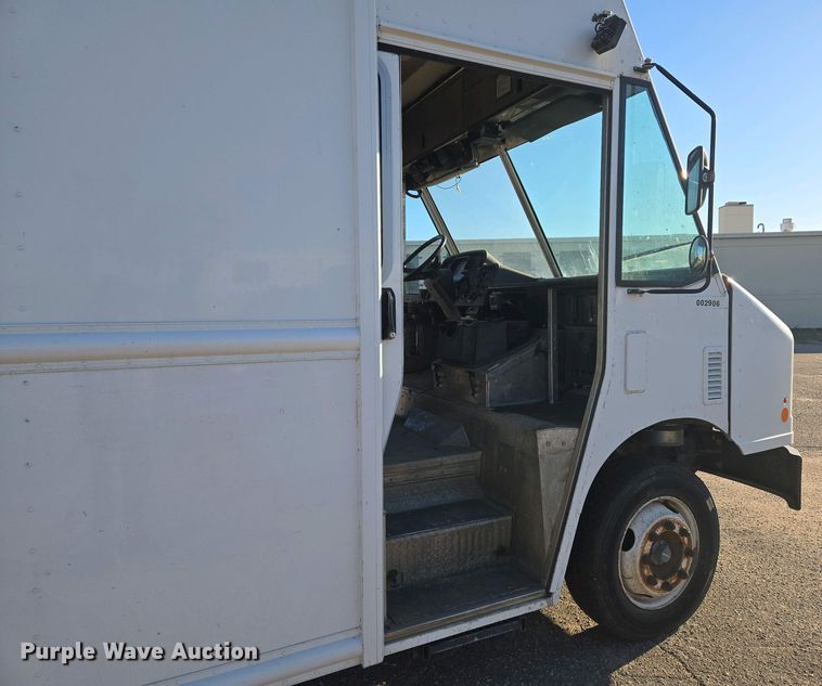 image for item EO0733 2015 Freightliner  delivery van