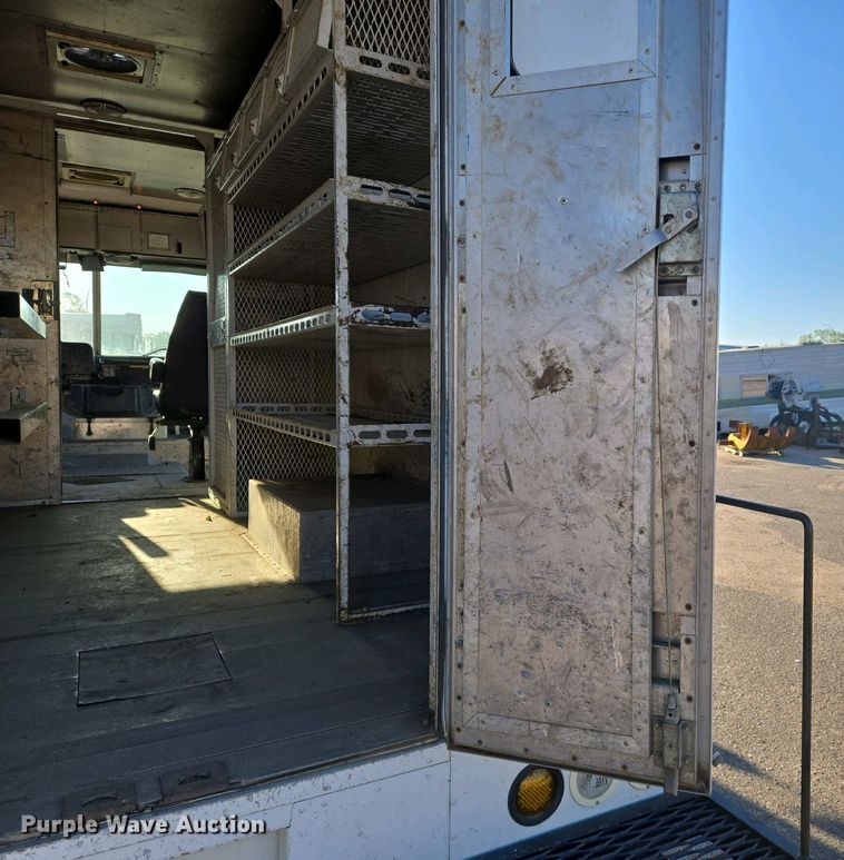 image for item EO0733 2015 Freightliner  delivery van