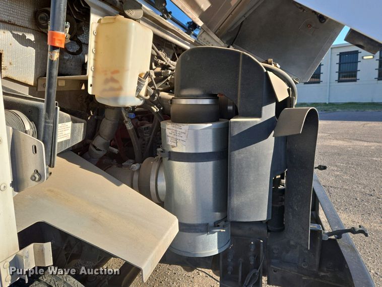 image for item EO0733 2015 Freightliner  delivery van