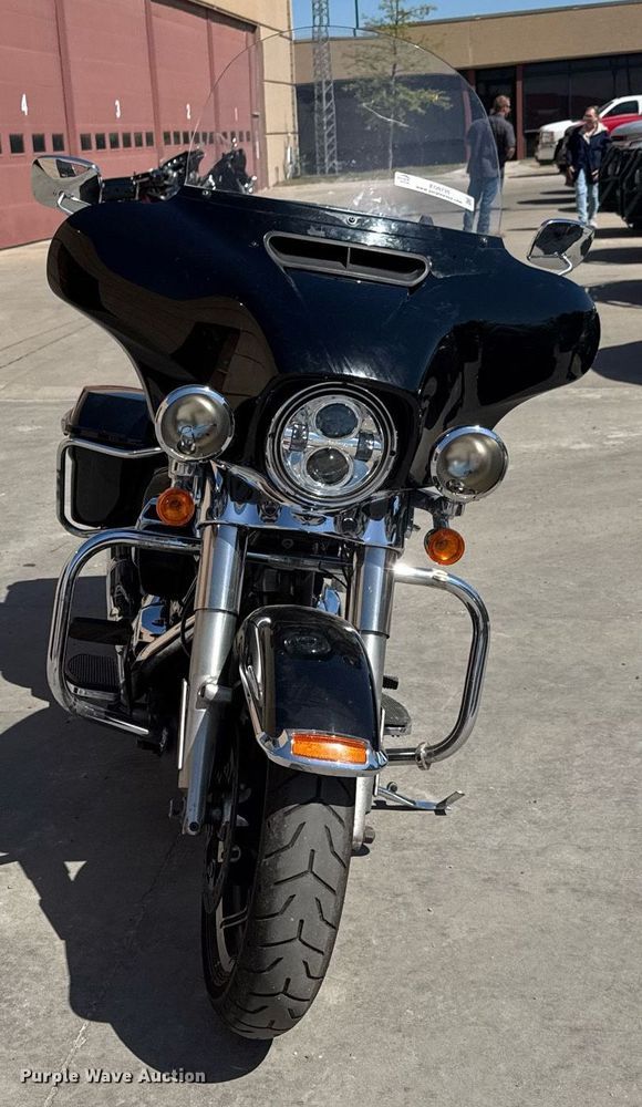 image for item EO0735 2017 Harley Davidson Electra Glide motorcycle