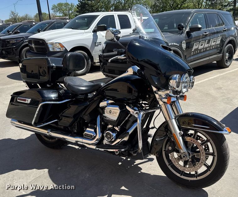 image for item EO0735 2017 Harley Davidson Electra Glide motorcycle