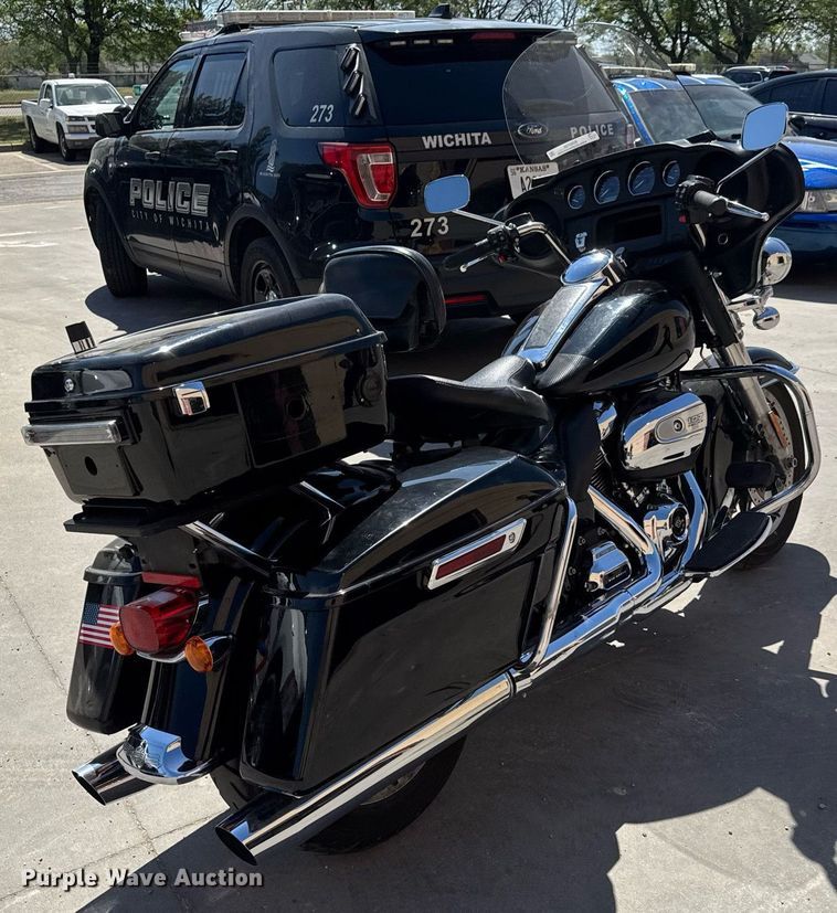 image for item EO0735 2017 Harley Davidson Electra Glide motorcycle