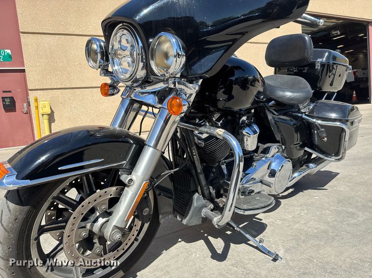 image for item EO0735 2017 Harley Davidson Electra Glide motorcycle