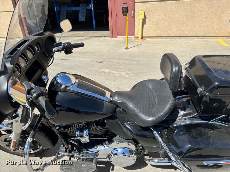 image for item EO0735 2017 Harley Davidson Electra Glide motorcycle